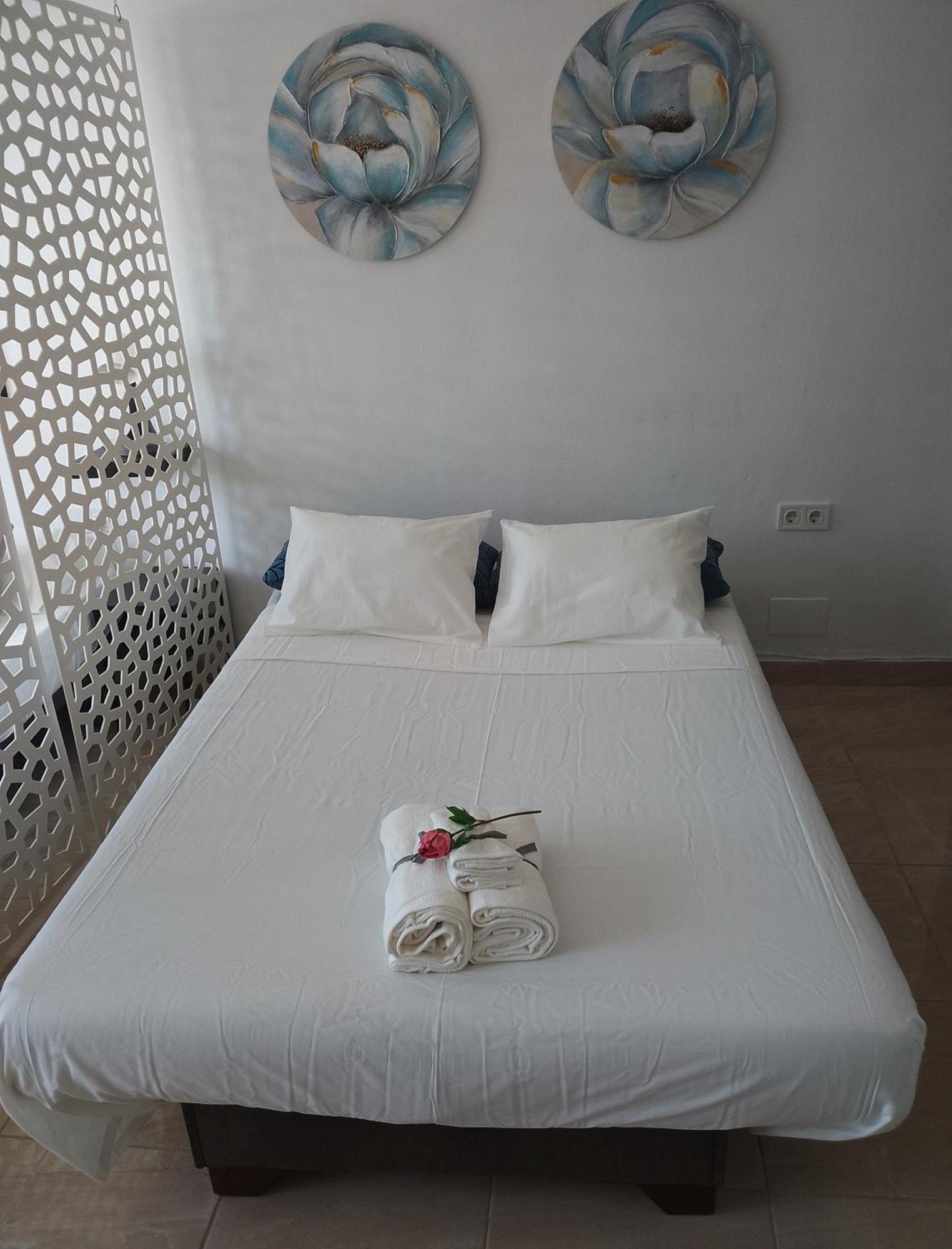 Apartamento Serrano Málaga Esterno foto